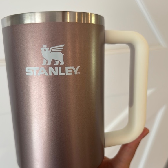 Stanley Rose Quartz Glow Travel Mug with Handle ***BRAND NEW*** - Picture 2 of 7